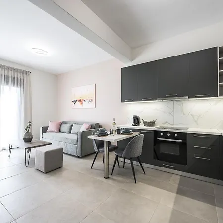 Antheon Aparthotel 4*