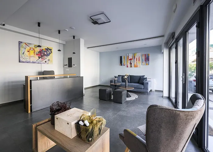 Antheon Aparthotel 4*