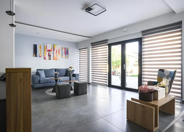 Antheon Aparthotel 4*