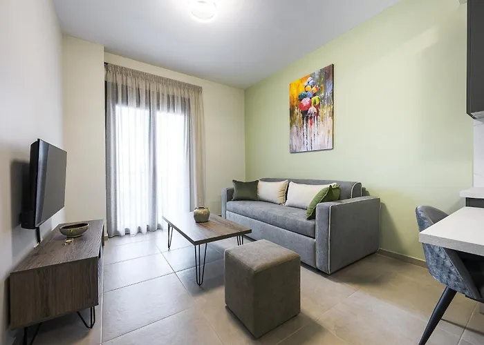 Antheon Aparthotel 4*