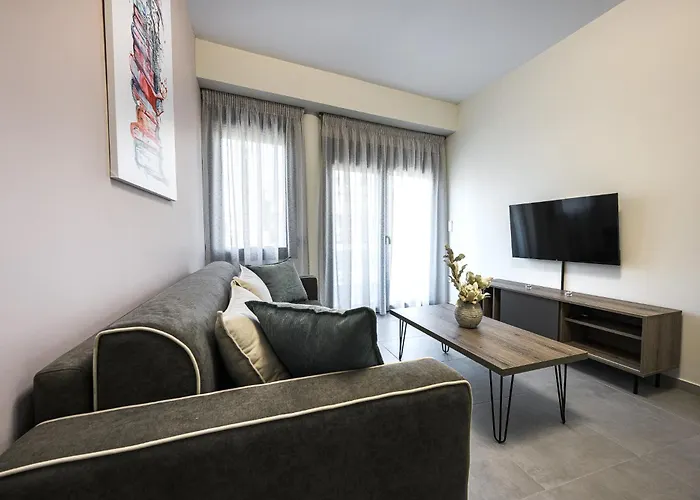 Antheon Aparthotel 4*