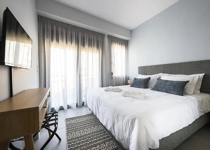 Aparthotel Antheon 4*